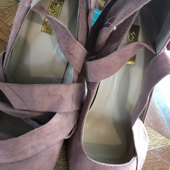 Qupid rose tie up heels - Picture 4 of 4